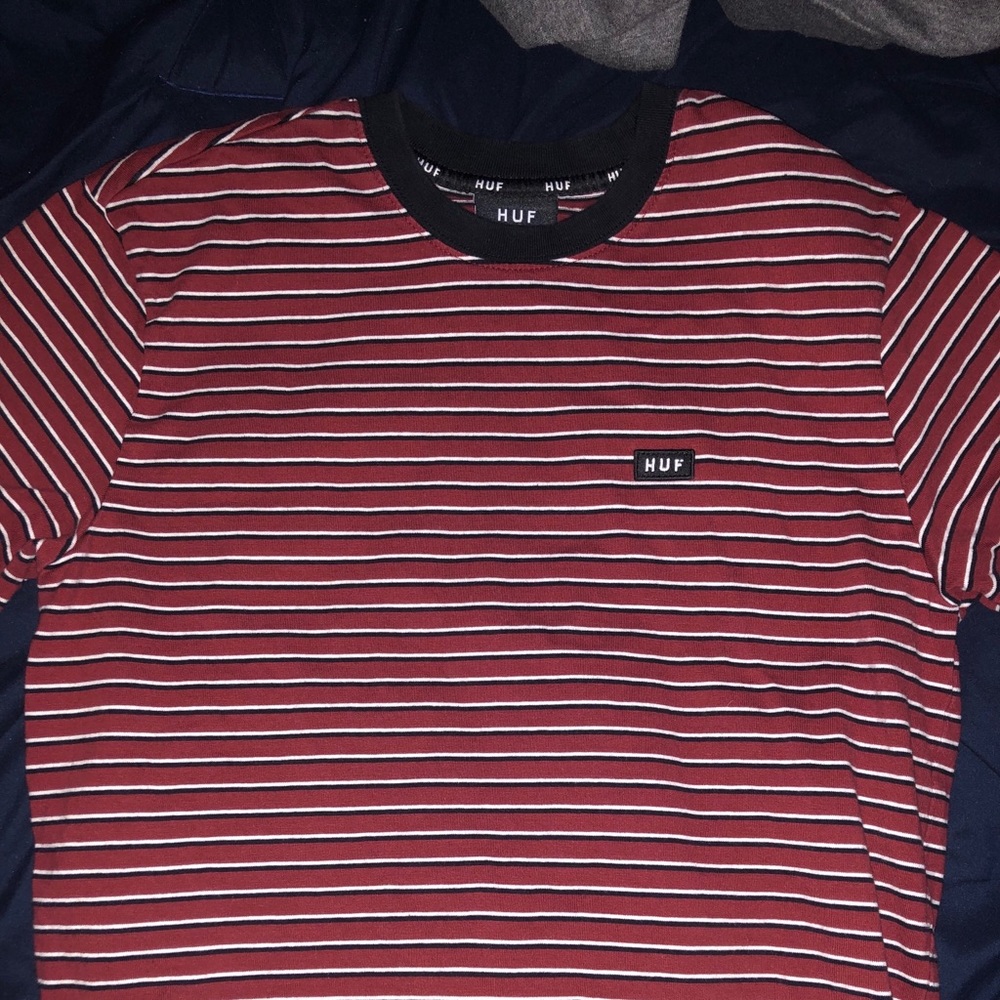 HUF T-SHIRT